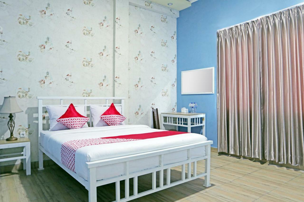 Oyo 1386 Hotel Grand Gabelo Bukittinggi Exteriör bild