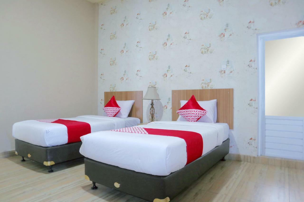 Oyo 1386 Hotel Grand Gabelo Bukittinggi Exteriör bild